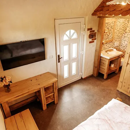 Gostilnica Orle - Sleeping In The Tower Konukevi 3*