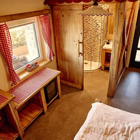 게스트하우스 Gostilnica Orle - Sleeping In The Tower 3*