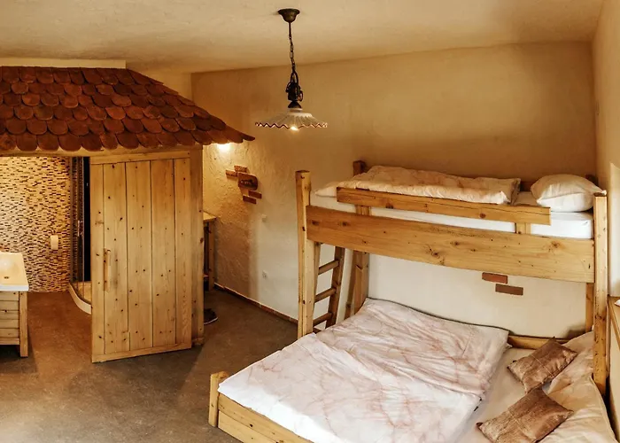 Gostilnica Orle - Sleeping In The Tower Hiša za goste Skofljica