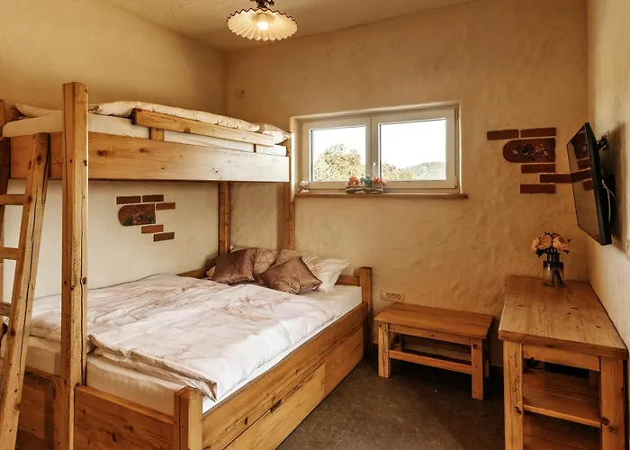 Gostilnica Orle - Sleeping In The Tower 3*